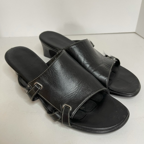 Munro America Black Sandals Size 8.5